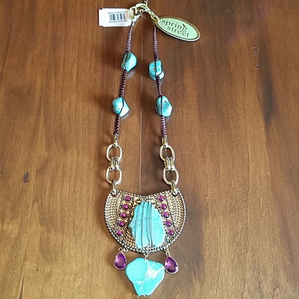 Nwt Spring Street necklace